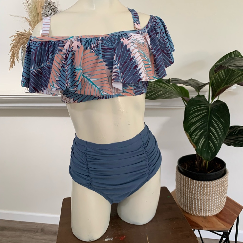 Raisins Off shoulder tropical leaf Swim wear